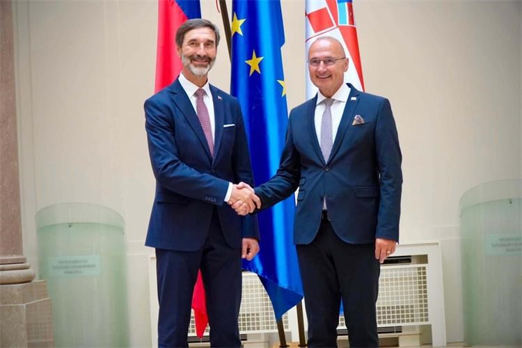 Slika /dokumenti/Radman i slovak.jpg